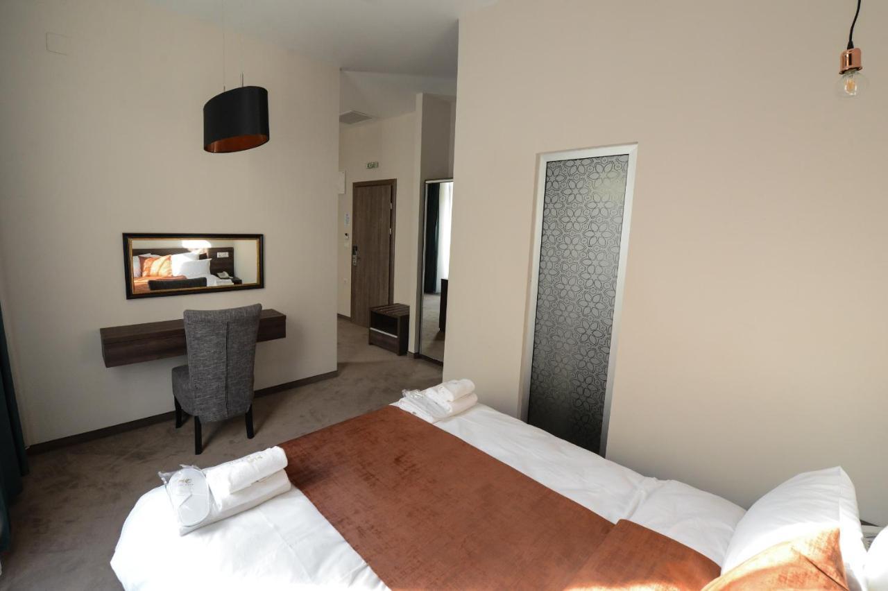 Hotel Cara 28 Szkopje Kültér fotó