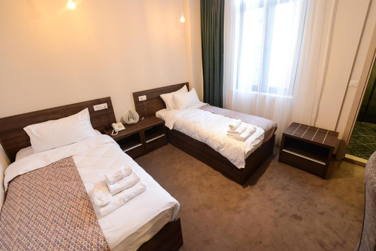 Hotel Cara 28 Szkopje Kültér fotó