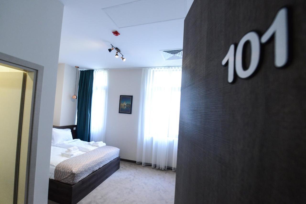 Hotel Cara 28 Szkopje Kültér fotó