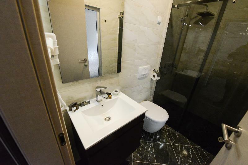 Hotel Cara 28 Szkopje Kültér fotó